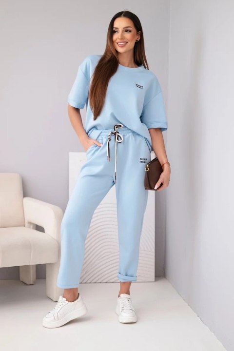 Komplet damski wiskozowy masełko z krótkim rękawem i spodniami z podwijaną nogawką niebieski