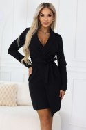 670-1 Elegancka sukienka marynarkowa z paskiem i asymetrycznym dołem - czarna